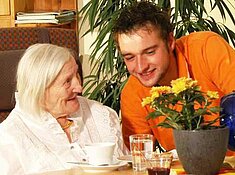 Mehr männliche Auszubildende in den Pflegeberufen