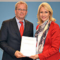 Übergabe des Altenberichts an Bundesseniorenministerin Manuela Schwesig. Foto: BMFSFJ